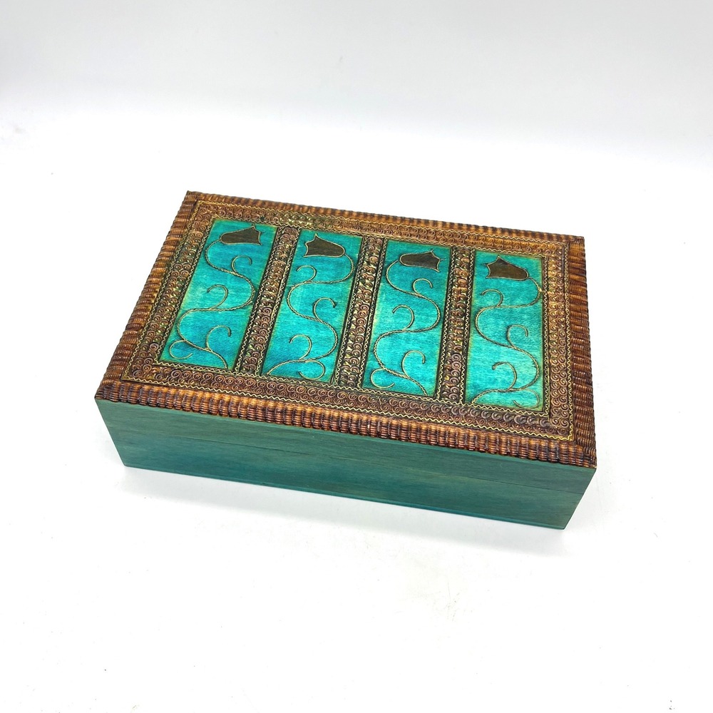 Vintage‎ Teal Wooden Keepsake Box Embossed Metal Floral Lid Jewelry Trinket Case